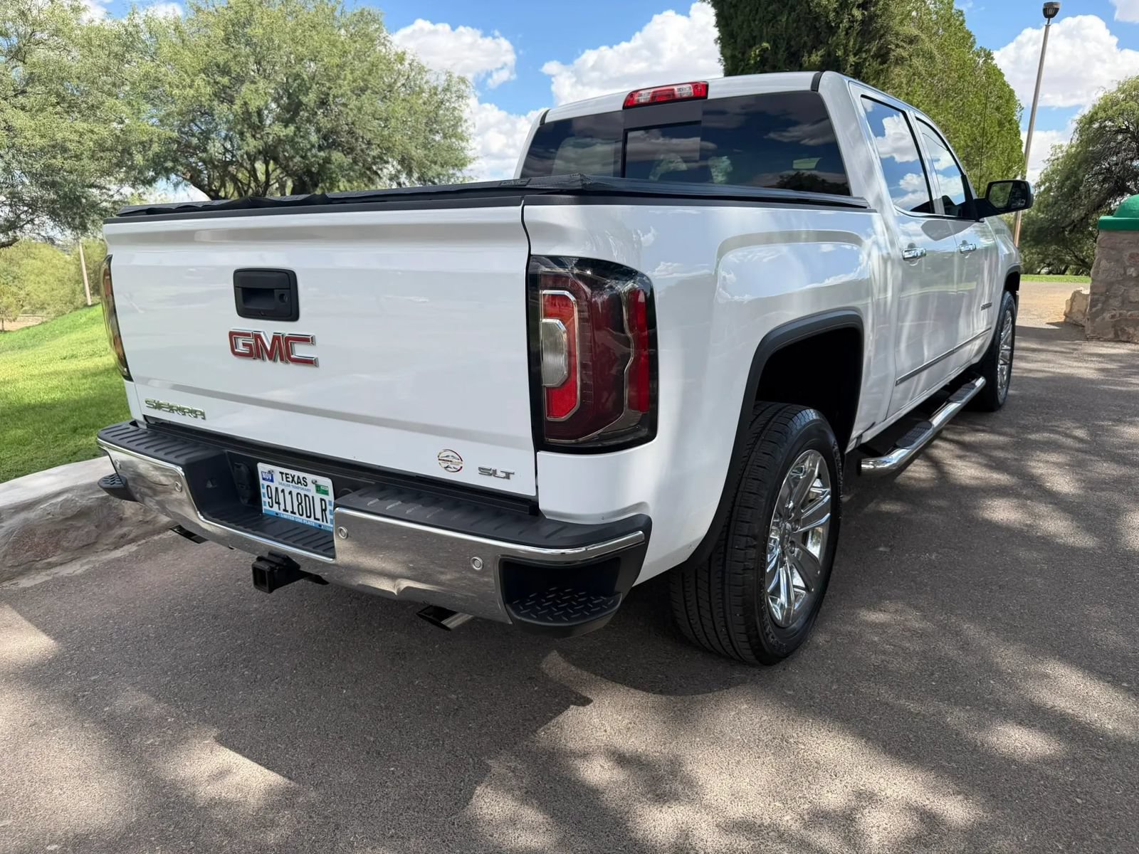 Used 2018 GMC Sierra 1500 SLT w/ Enhanced Driver Alert Package RWD image 5