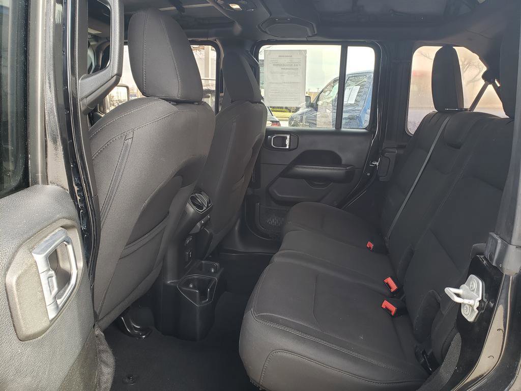 Used 2018 Jeep Wrangler Unlimited Sahara image 17