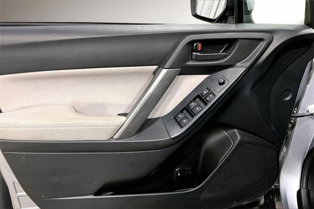 Used 2014 Subaru Forester 2.5i Premium w/ All-Weather Package image 19