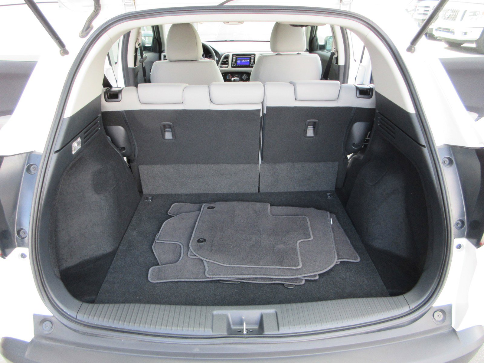 Used 2021 Honda HR-V LX image 42