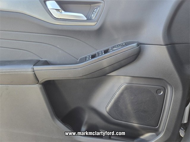 New 2025 Ford Escape Base image 18