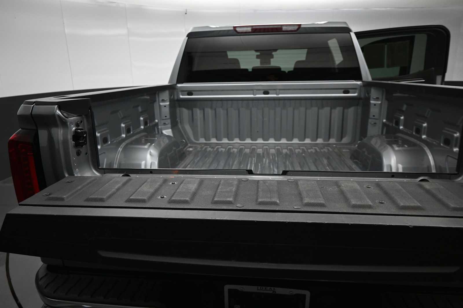 Used 2026 GMC Sierra 1500 SLT AWD/4WD image 13