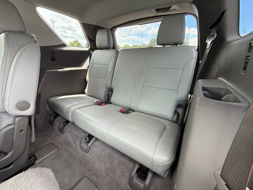 Used 2019 Chevrolet Traverse LT w/ LT Premium Package AWD/4WD image 27