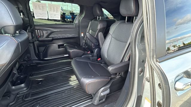 Used 2024 Toyota Sienna XSE w/ XSE Plus Package image 14