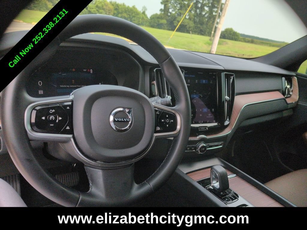 Used 2023 Volvo XC60 B5 Plus AWD/4WD image 10
