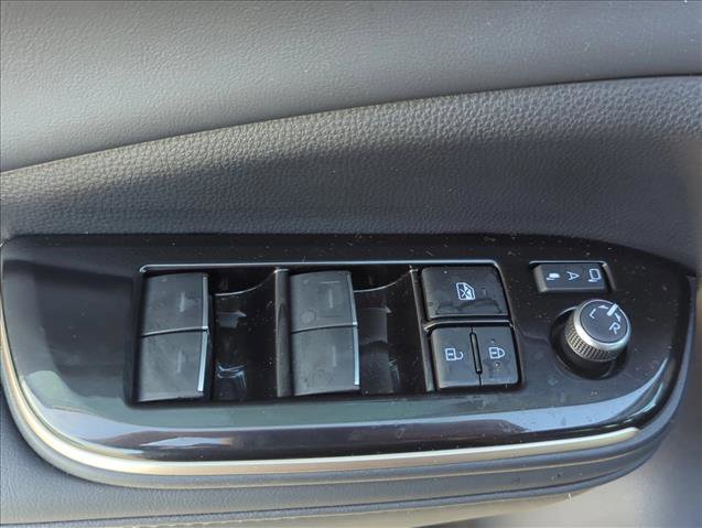 Certified 2025 Toyota Crown Signia AWD/4WD image 8