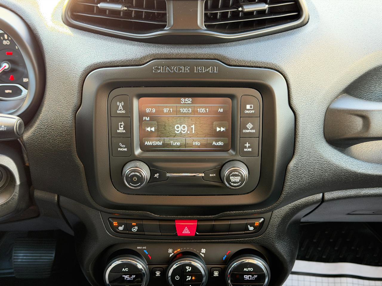 Used 2015 Jeep Renegade Limited AWD/4WD image 57
