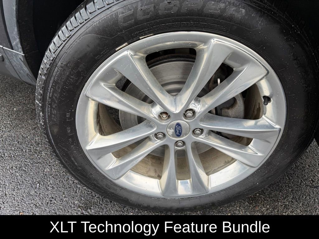 Used 2018 Ford Explorer XLT w/ Equipment Group 202A image 9