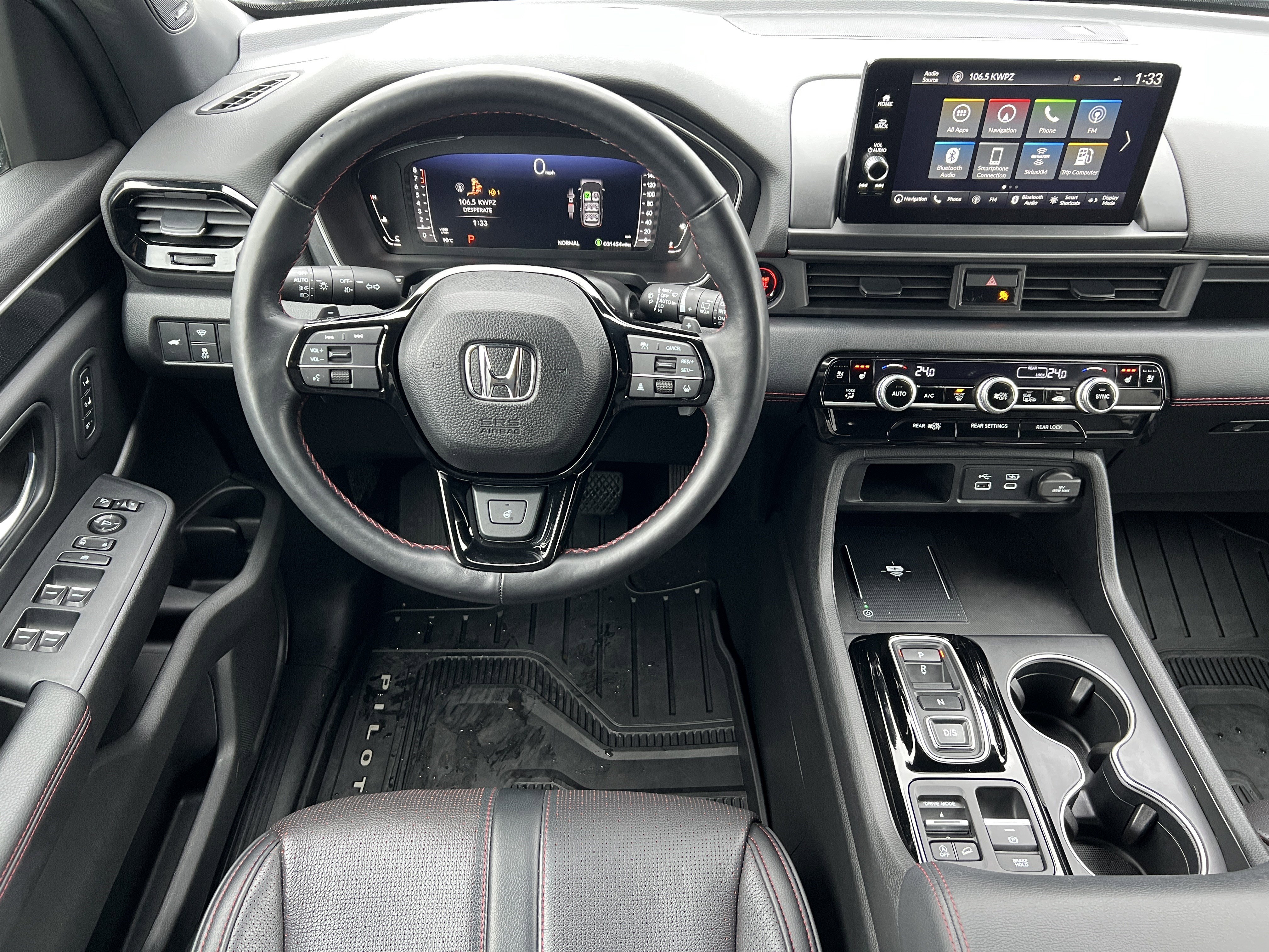 Used 2025 Honda Pilot Black Edition image 35