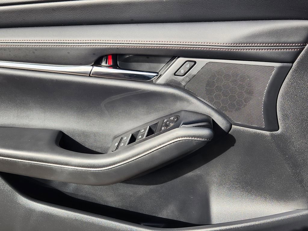 Used 2024 MAZDA MAZDA3 s image 12