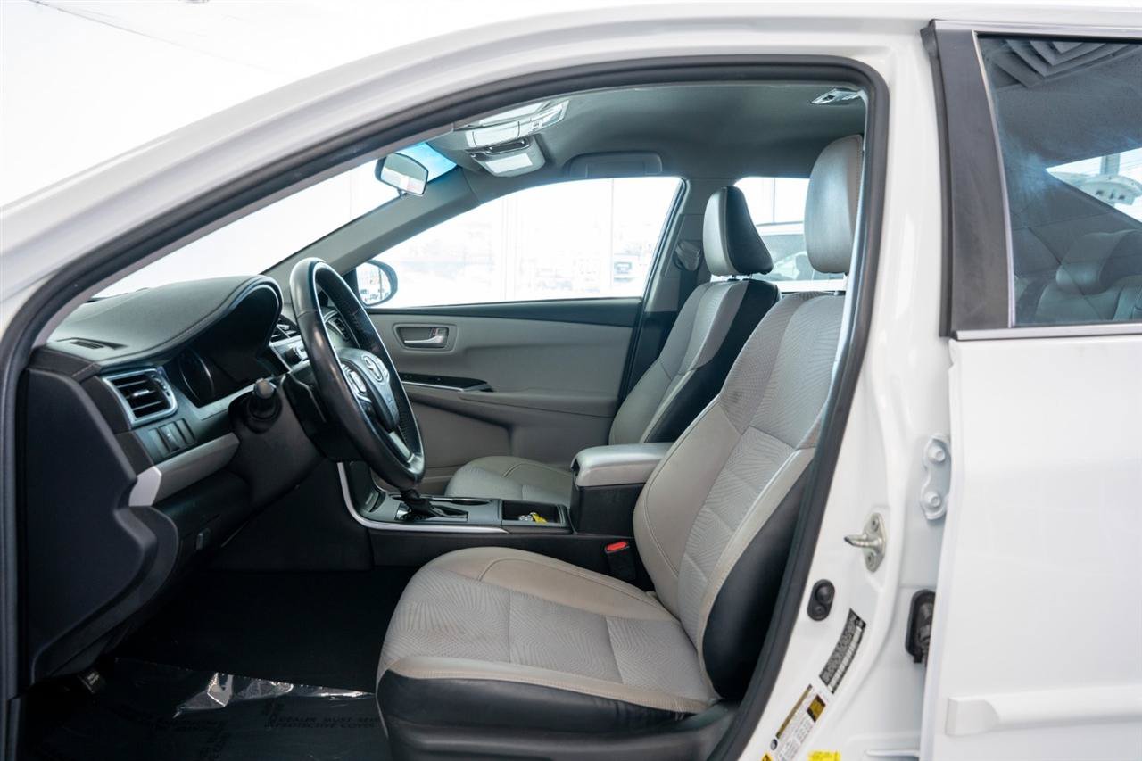 Used 2017 Toyota Camry SE w/ Protection Package (Q2) FWD image 9