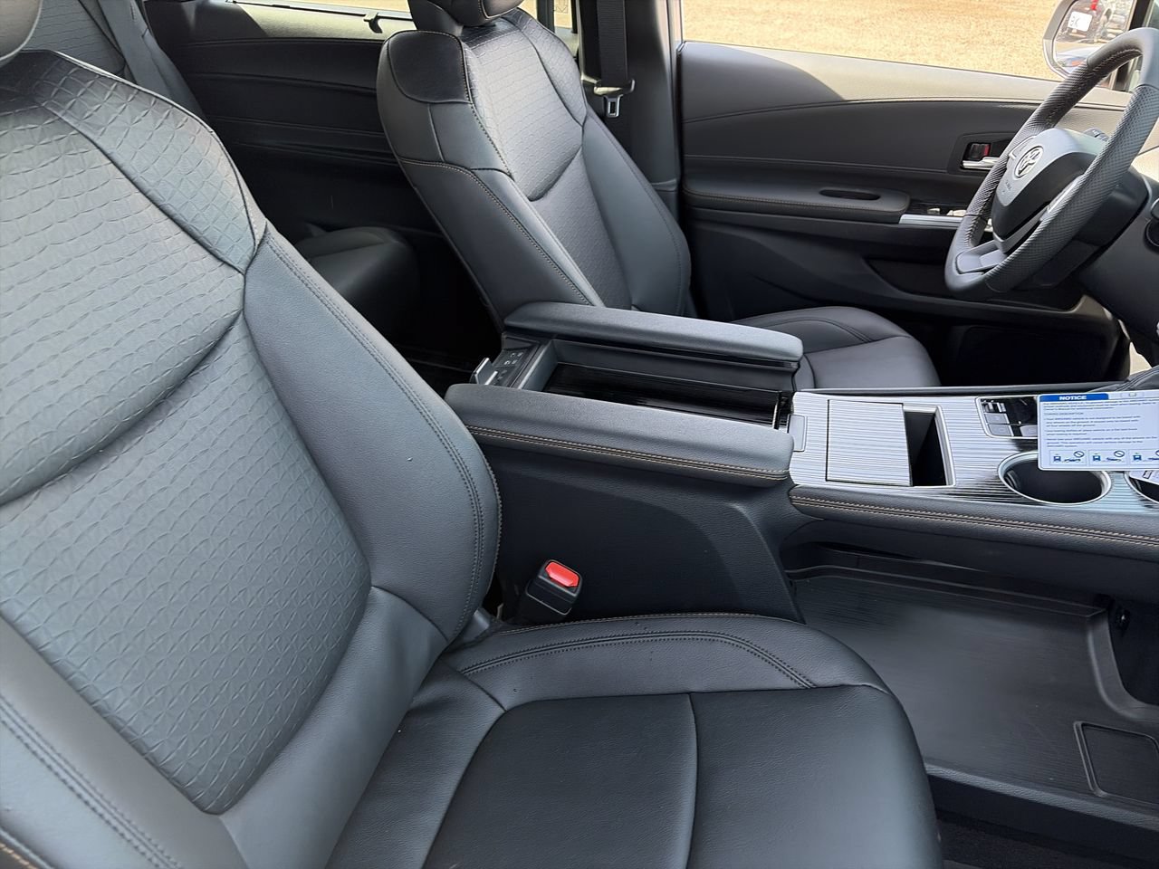 New 2026 Toyota Sienna XLE Woodland Edition AWD/4WD image 23