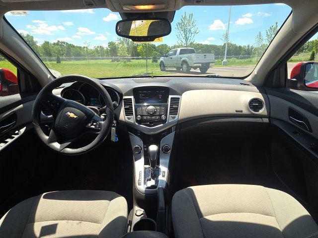 Used 2016 Chevrolet Cruze LT FWD image 16
