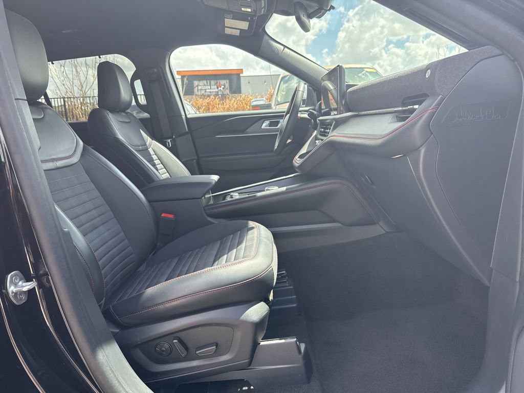 Used 2025 Ford Explorer ST-Line w/ Premium Package image 10