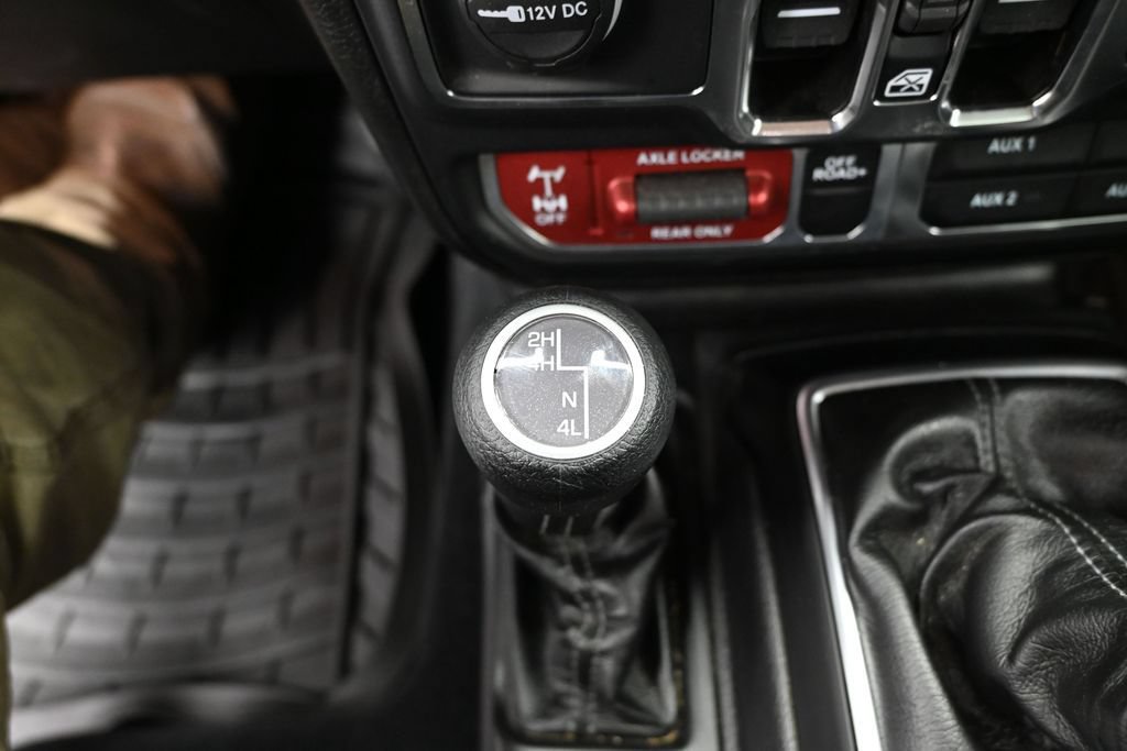 Used 2024 Jeep Gladiator Mojave AWD/4WD image 21