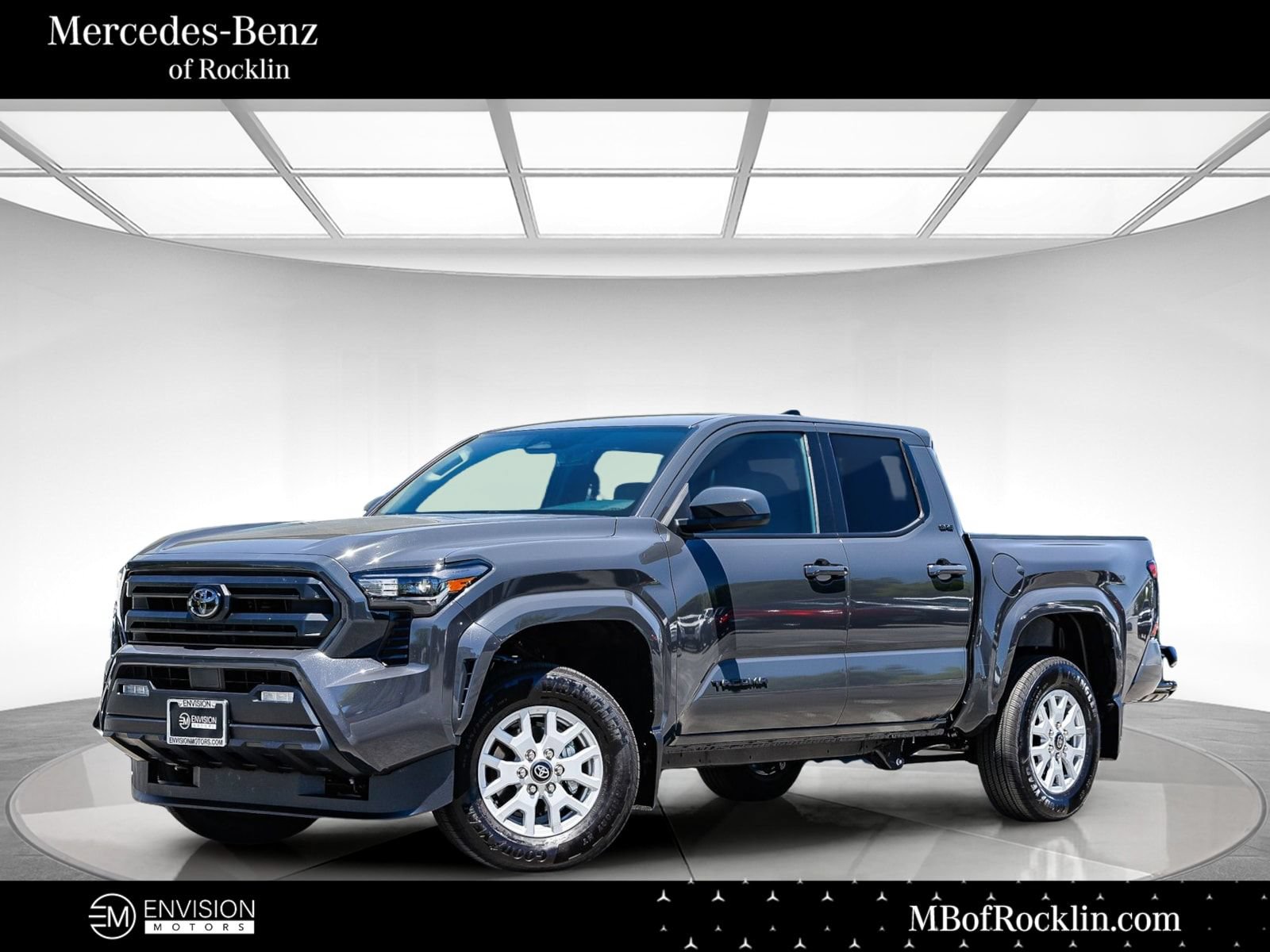 Used 2026 Toyota Tacoma SR5 AWD/4WD image 1