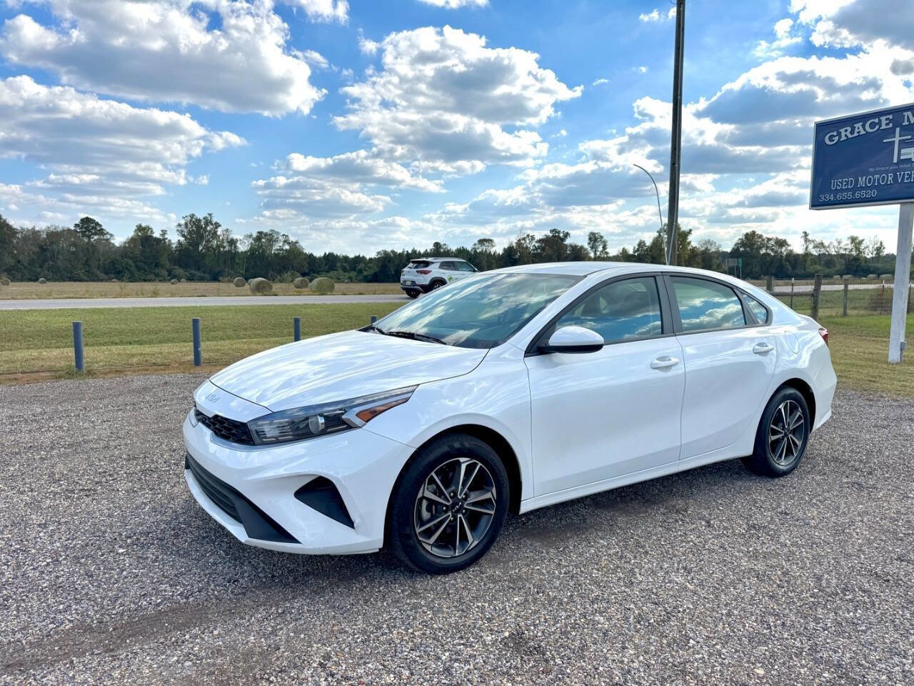 Used 2024 Kia Forte LXS image 2