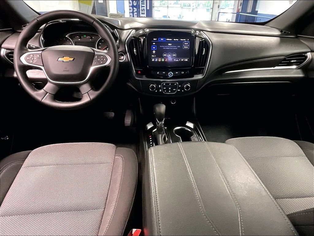 Used 2023 Chevrolet Traverse LT w/ Rear Camera Mirror Package AWD/4WD image 22