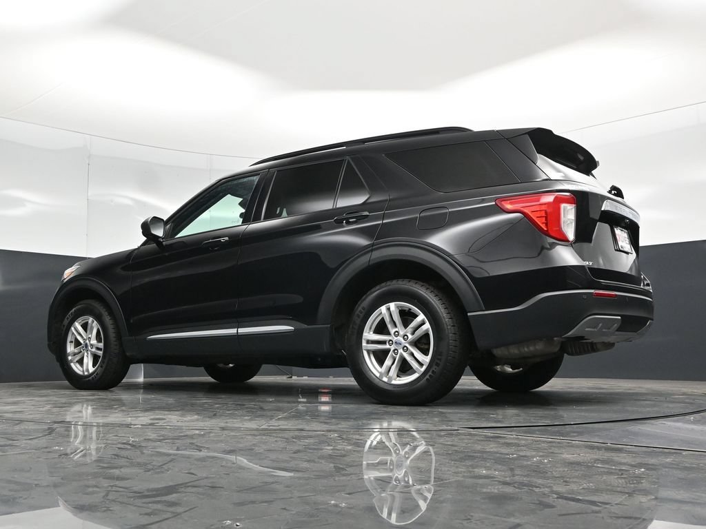 Used 2023 Ford Explorer XLT w/ Equipment Group 202A AWD/4WD image 64