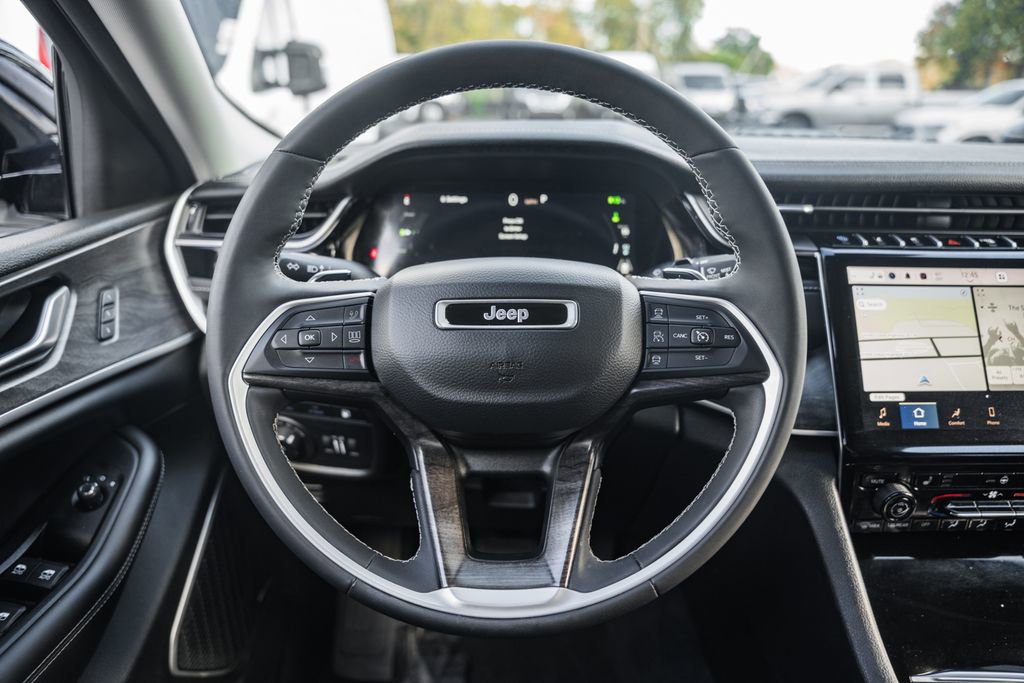 Used 2023 Jeep Grand Cherokee 4WD 4xe image 28