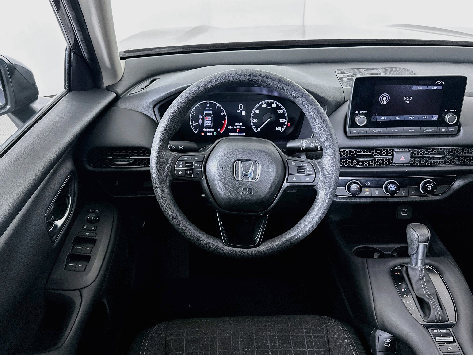 Used 2025 Honda HR-V LX image 17