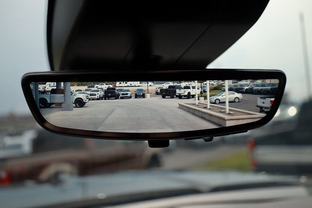 Used 2025 GMC Sierra 3500 AT4 w/ AT4 Premium Plus Package image 18