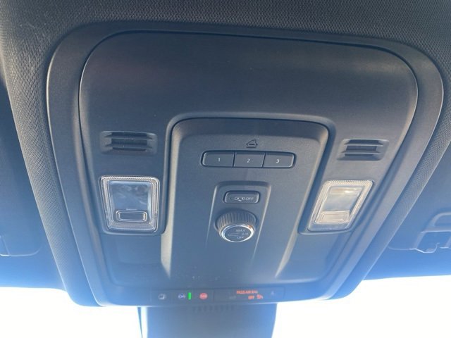 Used 2023 Chevrolet Suburban LT image 25