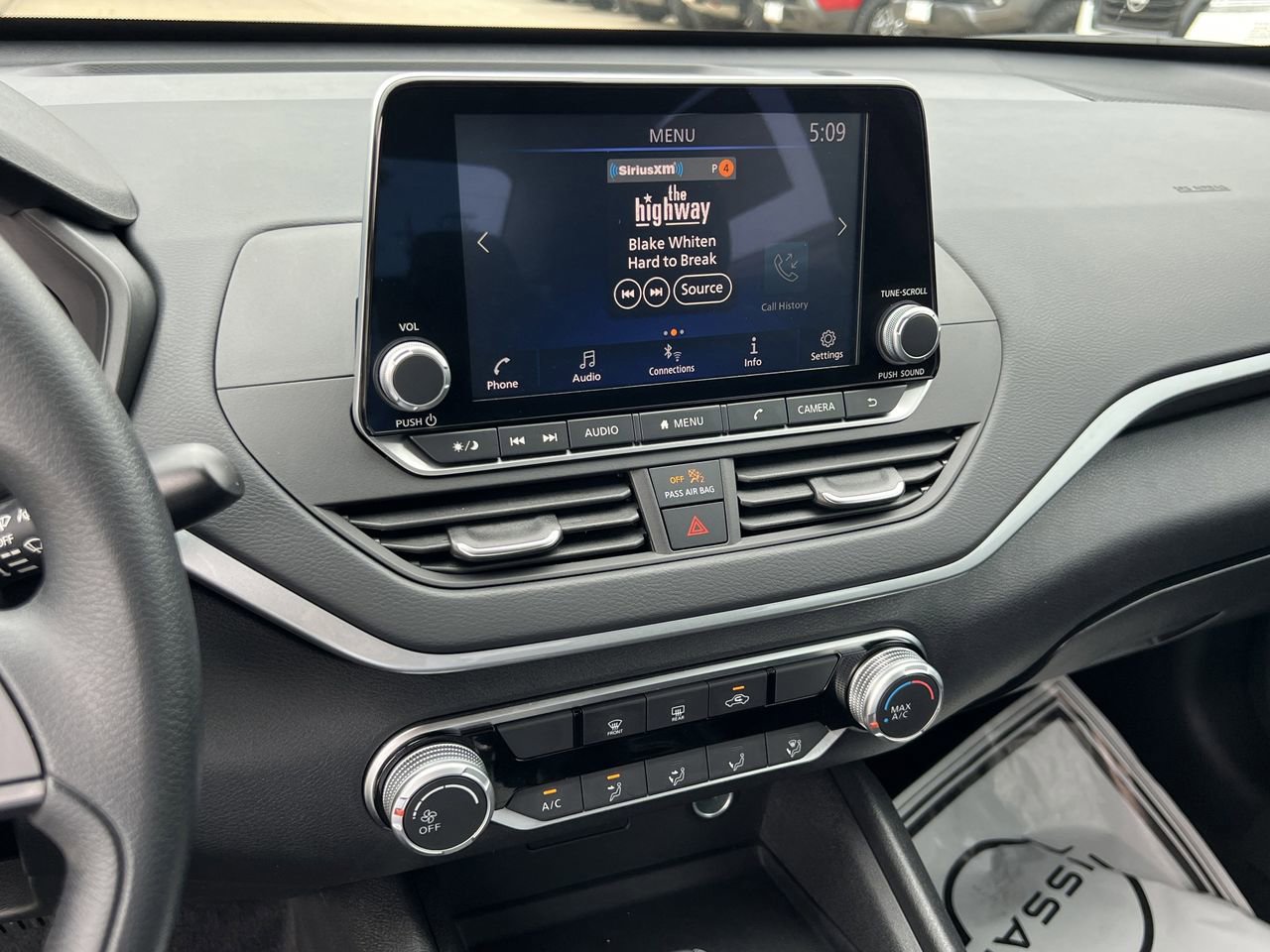 Certified 2025 Nissan Altima 2.5 S FWD image 13
