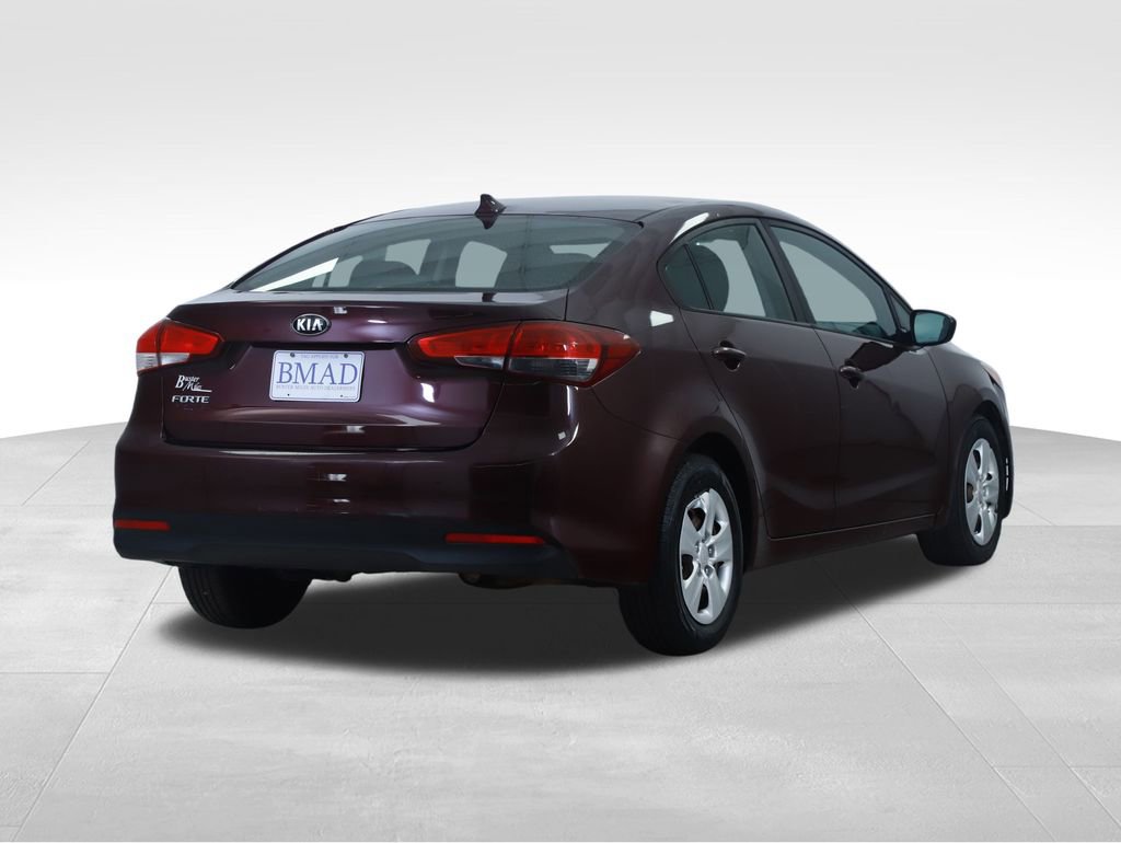 Used 2017 Kia Forte LX image 12