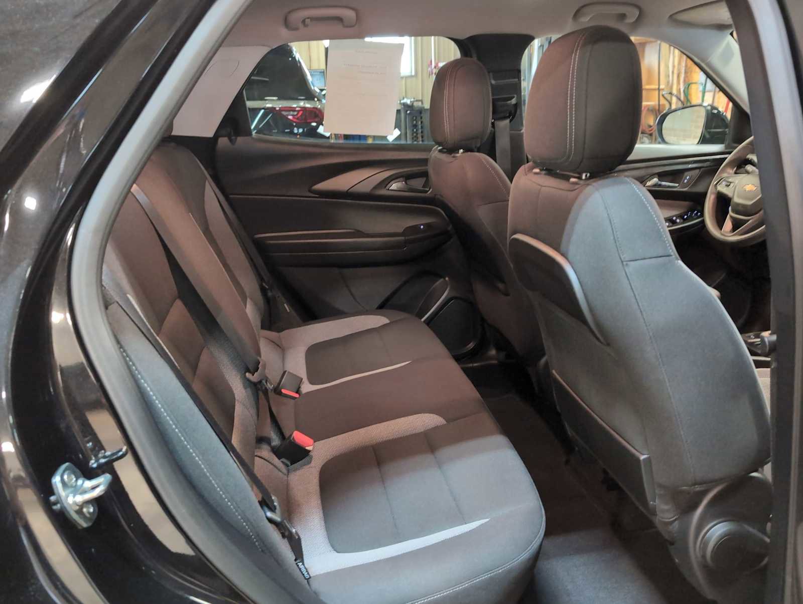 Used 2025 Chevrolet TrailBlazer LT FWD image 25