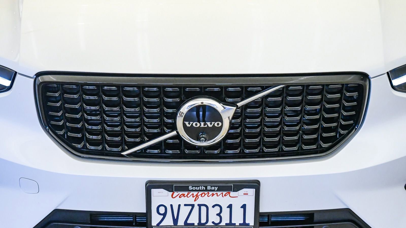 Certified 2026 Volvo XC40 B5 Plus w/ Protection Package Premier AWD/4WD image 8