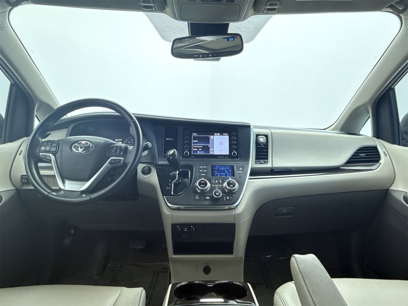 Used 2018 Toyota Sienna XLE w/ XLE Navigation Package image 19