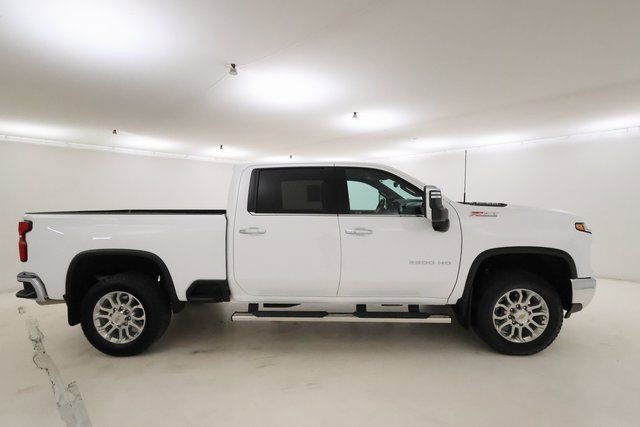 Used 2025 Chevrolet Silverado 2500 LTZ w/ LTZ Premium Package image 2