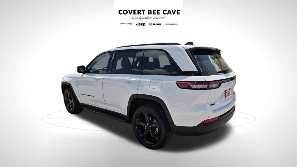 Used 2024 Jeep Grand Cherokee Limited w/ Luxury Tech Group II image 8