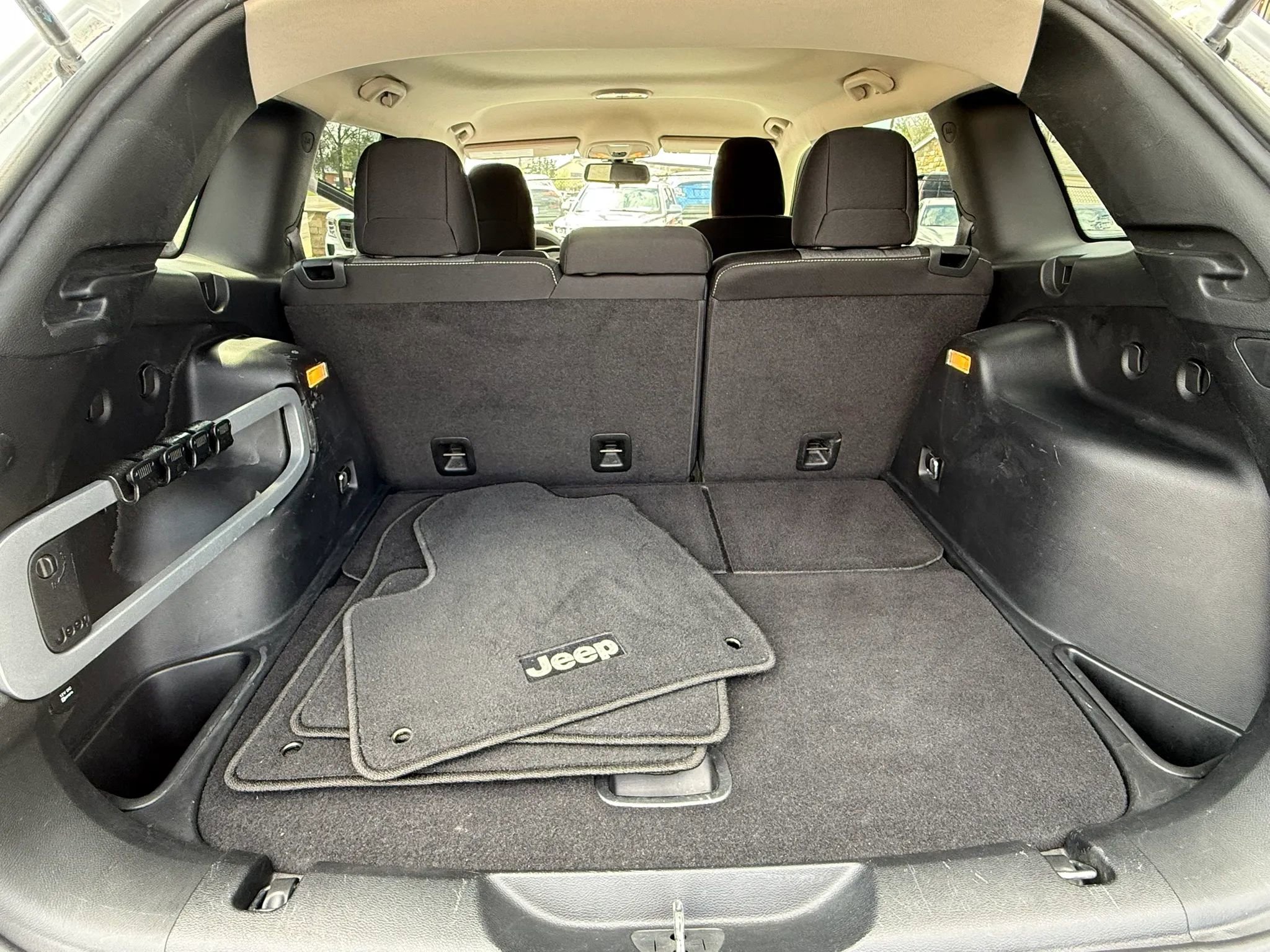 Used 2014 Jeep Cherokee Latitude image 17