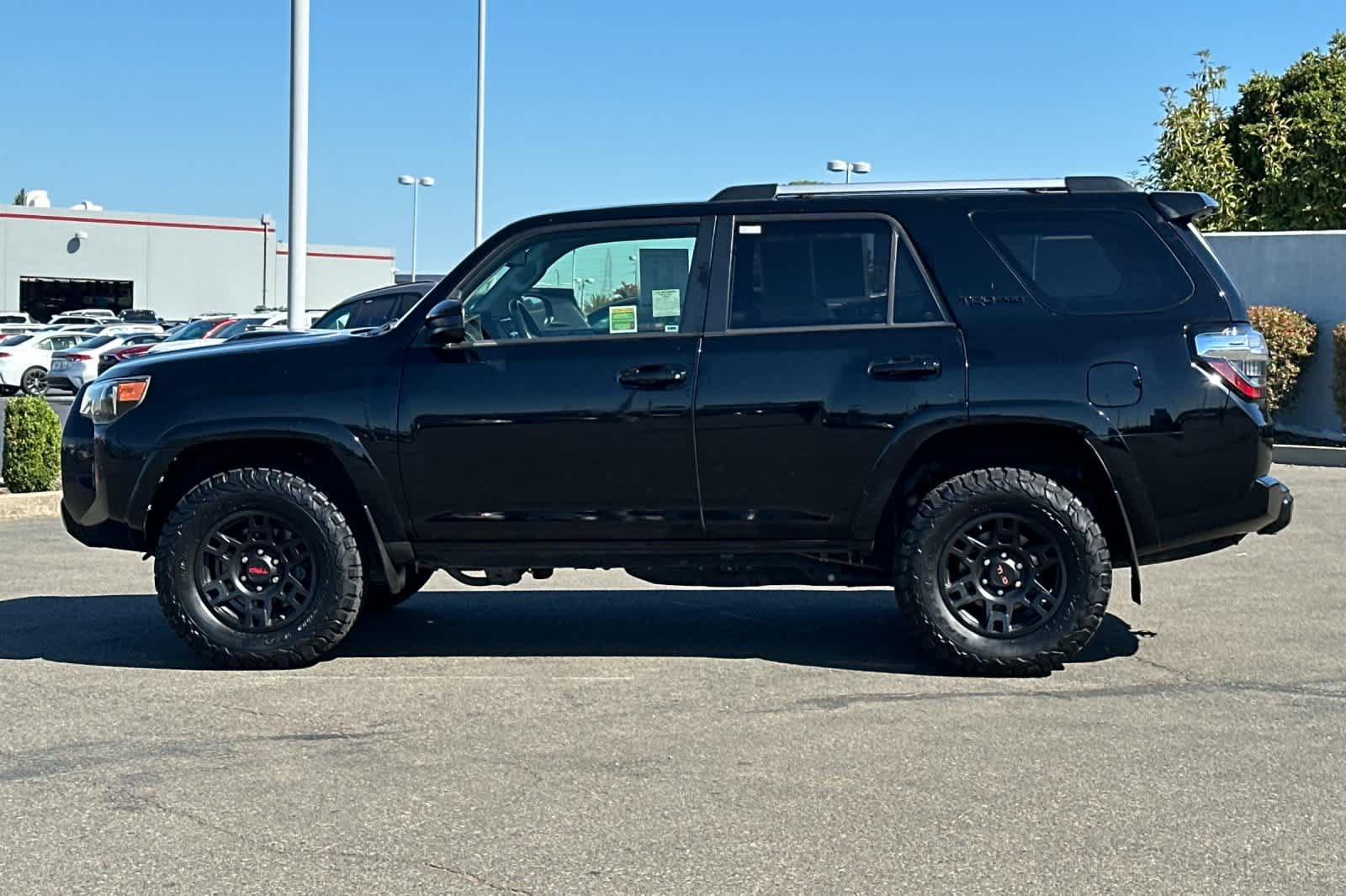 Used 2015 Toyota 4Runner TRD Pro AWD/4WD image 9
