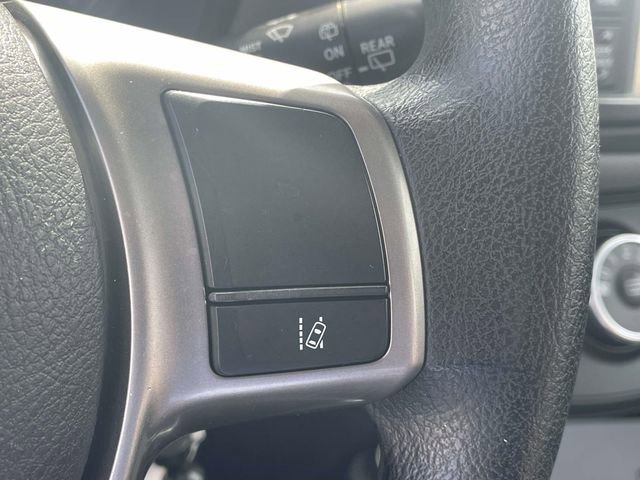 Used 2017 Toyota Yaris L image 19