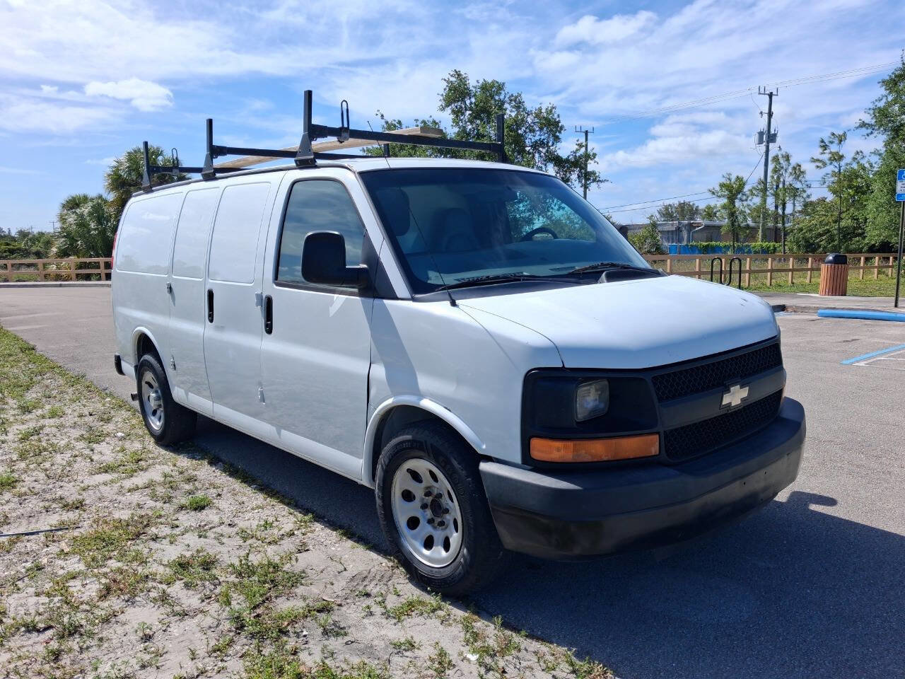 Used 2014 Chevrolet Express 1500 image 4
