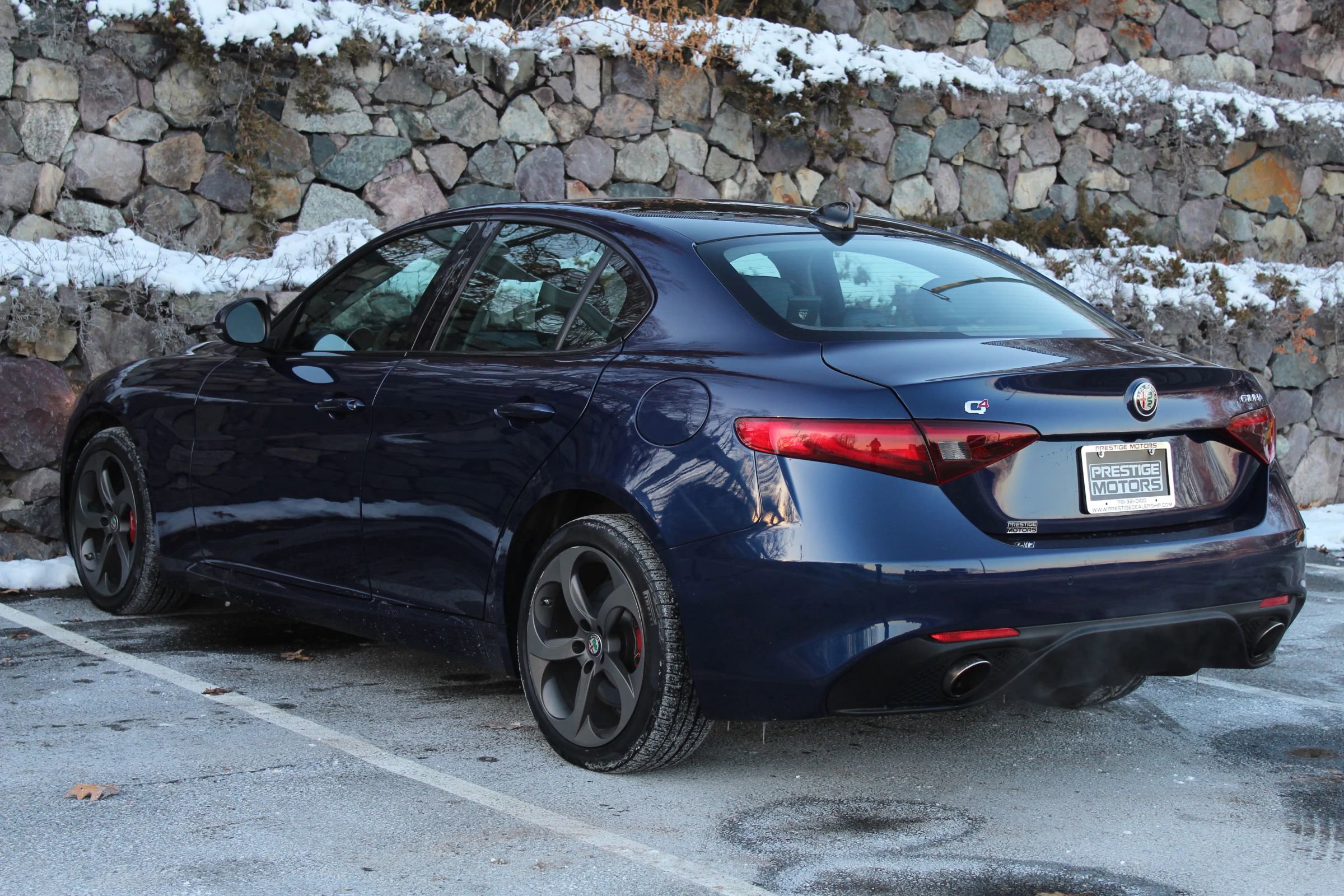 Used 2017 Alfa Romeo Giulia Sedan 4D image 7