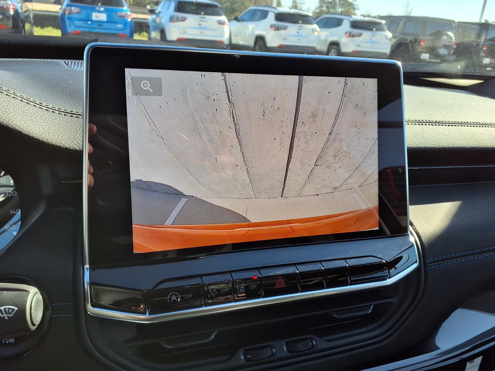 New 2026 Jeep Compass Latitude image 9