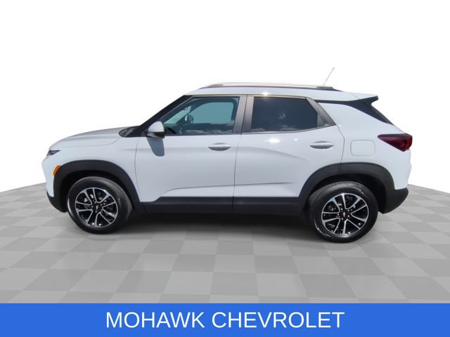 Used 2025 Chevrolet TrailBlazer LT w/ Convenience Package AWD/4WD image 5