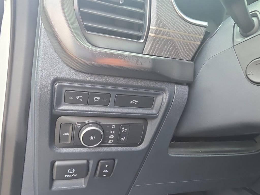 Certified 2022 Ford F150 Platinum w/ Equipment Group 701A High image 17