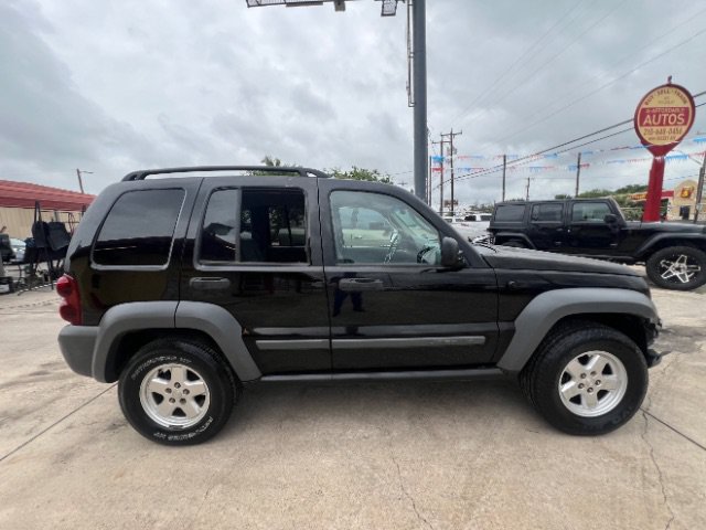 Used 2006 Jeep Liberty Sport RWD image 4