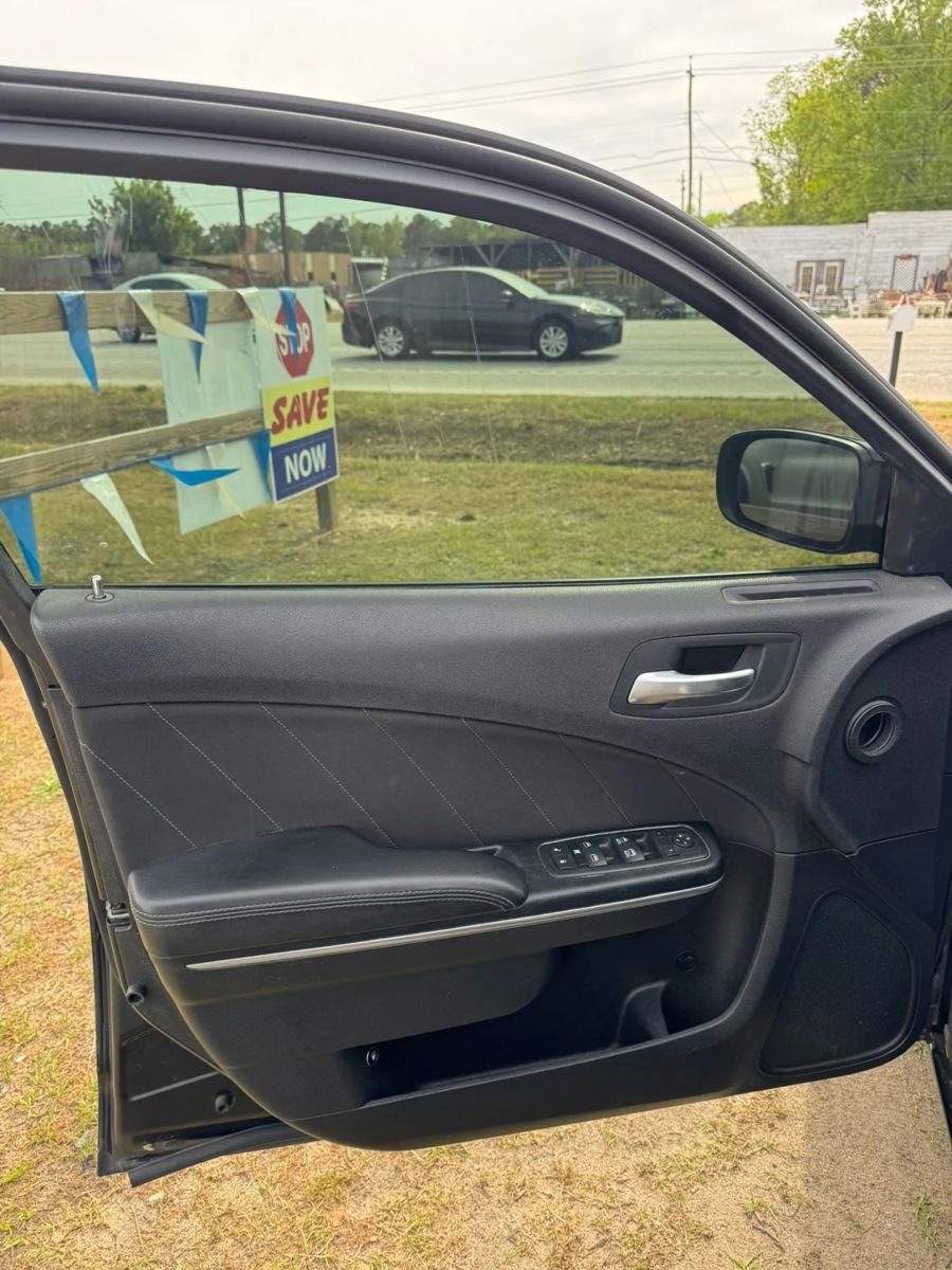 Used 2015 Dodge Charger SE w/ Popular Equipment Group image 19