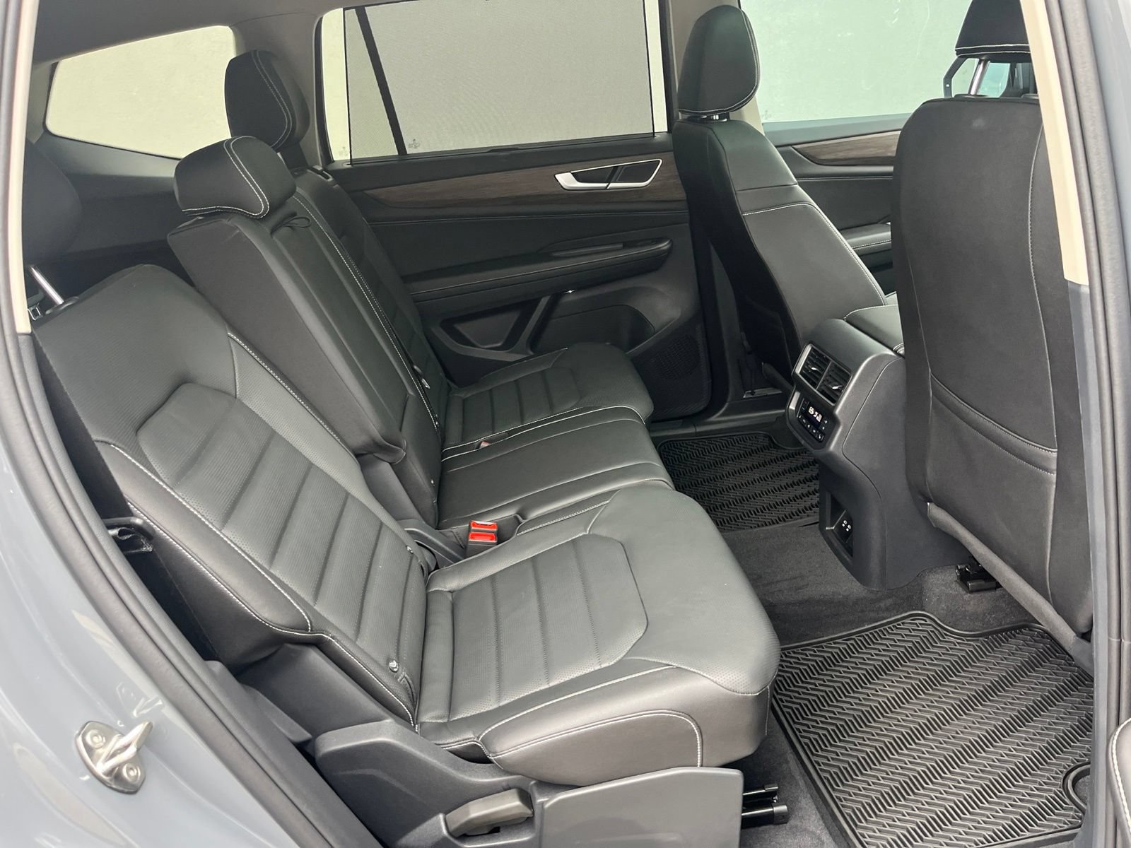 Certified 2026 Volkswagen Atlas SEL AWD/4WD image 39
