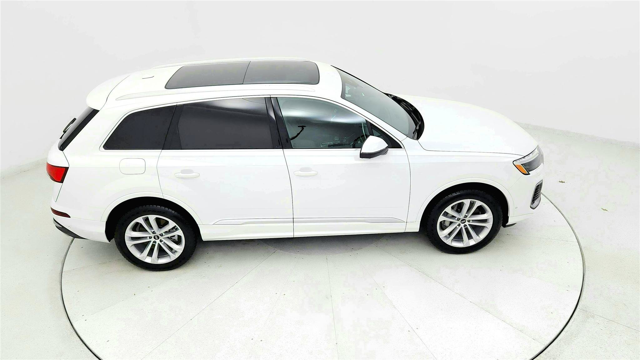 Used 2025 Audi Q7 3.0T Premium Plus AWD/4WD image 18