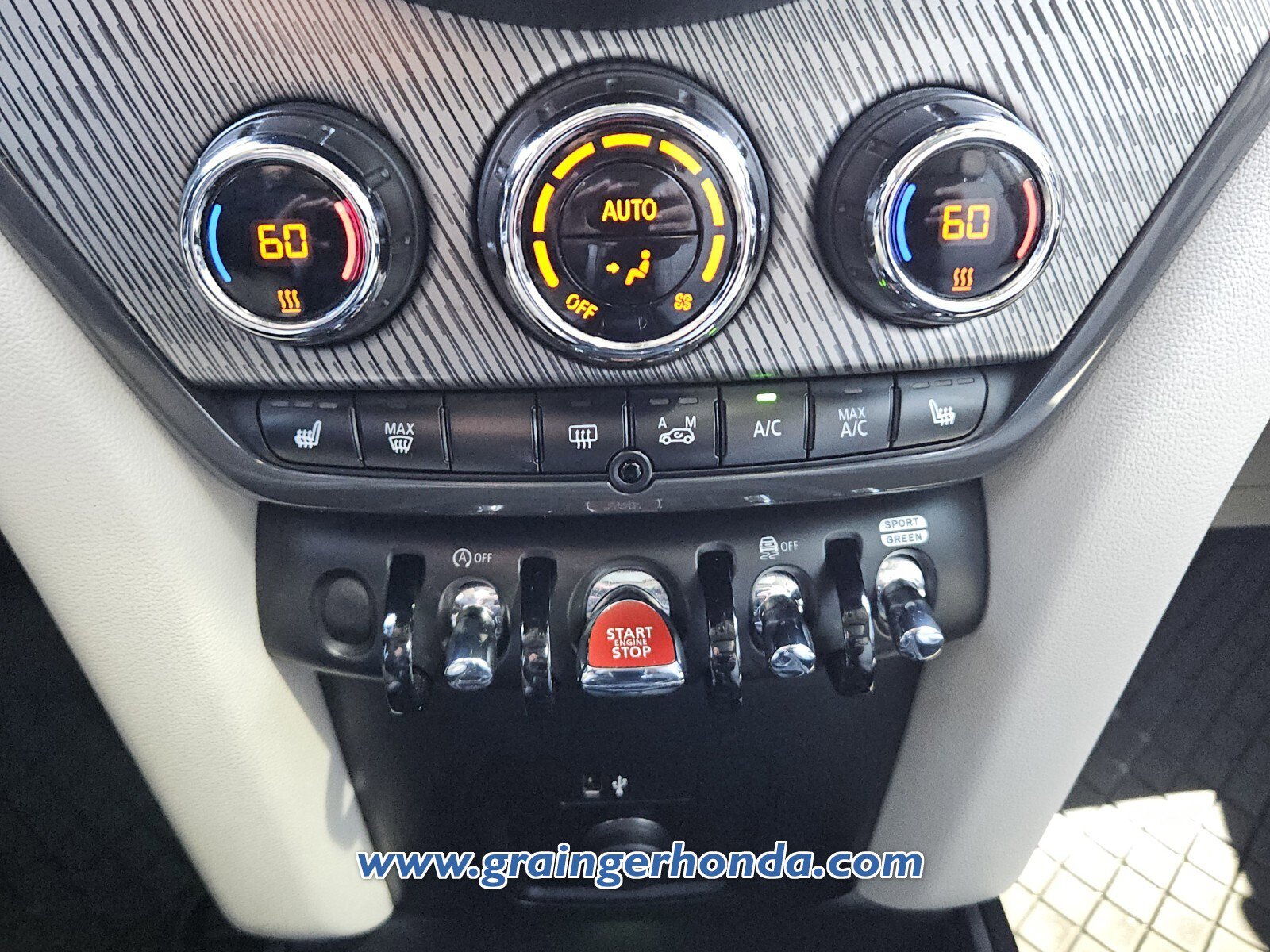 Used 2024 MINI Cooper Countryman S w/ Signature Upholstery Package image 17