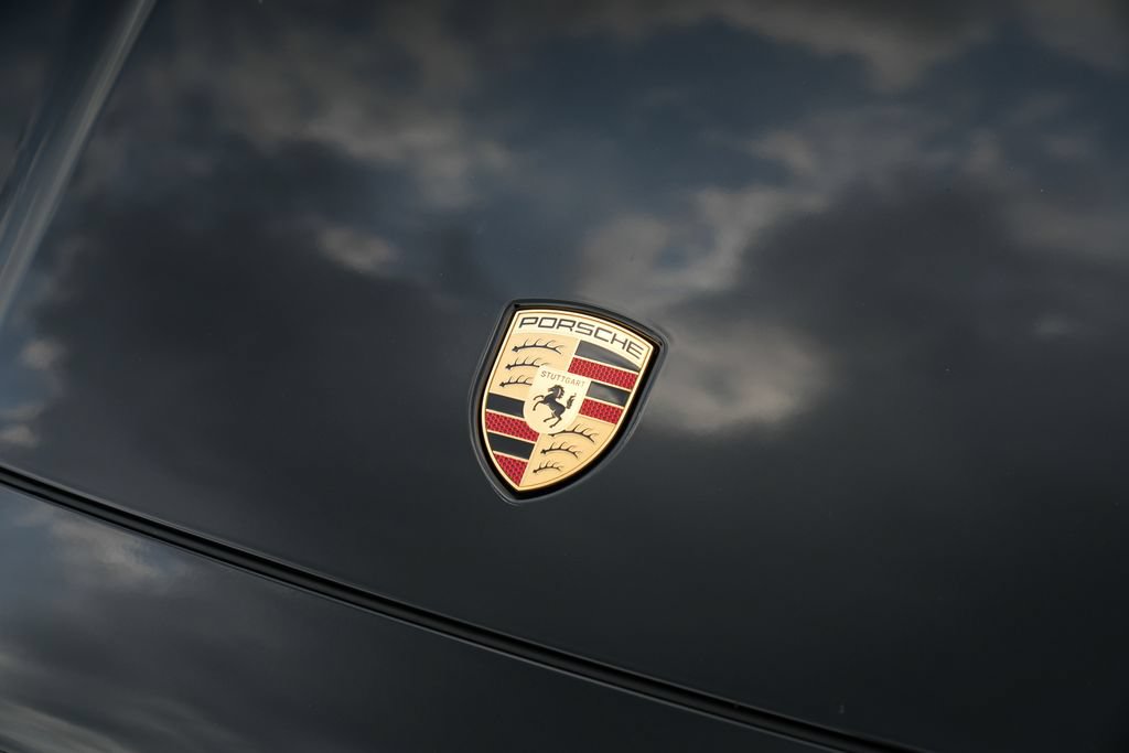 Certified 2025 Porsche Cayenne E-Hybrid AWD/4WD image 8