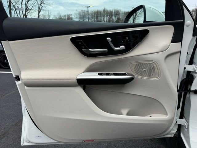 Used 2026 Mercedes-Benz GLC 300 4MATIC image 19