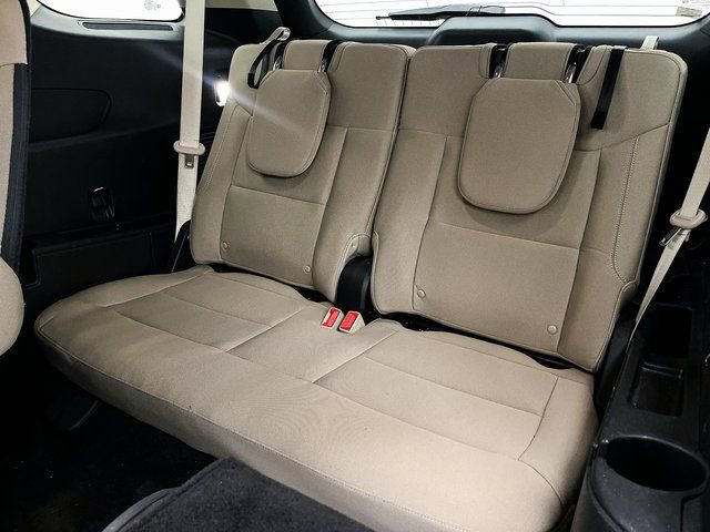 Used 2021 Ford Explorer XLT image 38